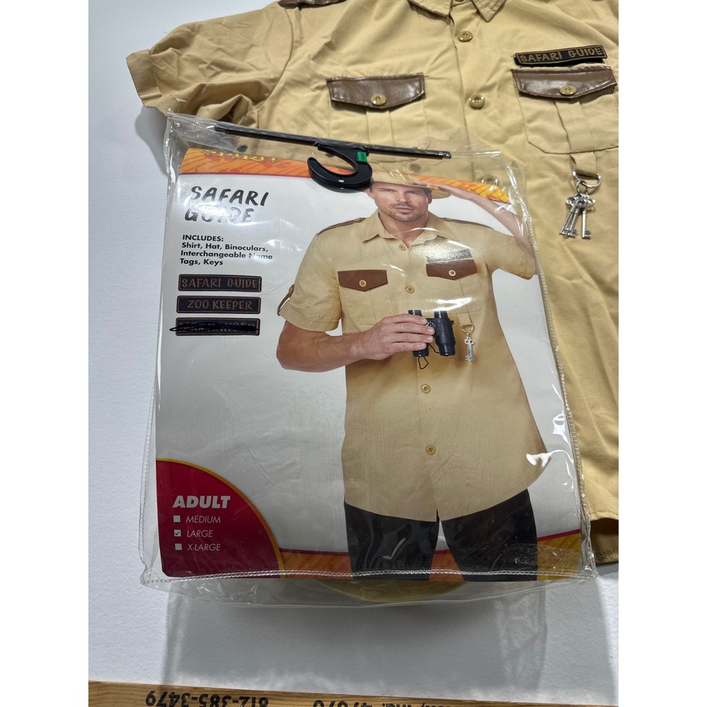 Spirit Halloween Safari Guide Zoo Keeper Costume Adult Large Tan Shirt Hat Set